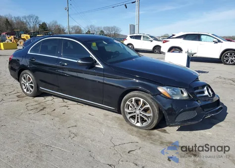 2016 Mercedes-Benz C 300 4Matic из США, поврежденный, VIN 55SWF4KB8GU138751